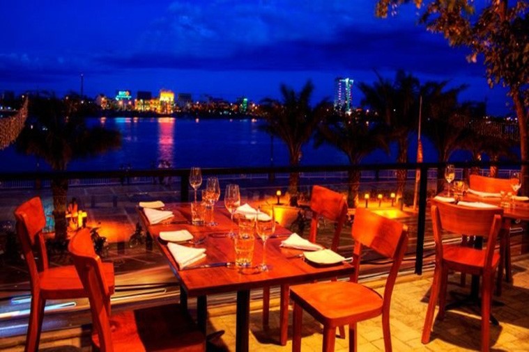 Waterfront - Bar & Restaurant - Đà Nẵng